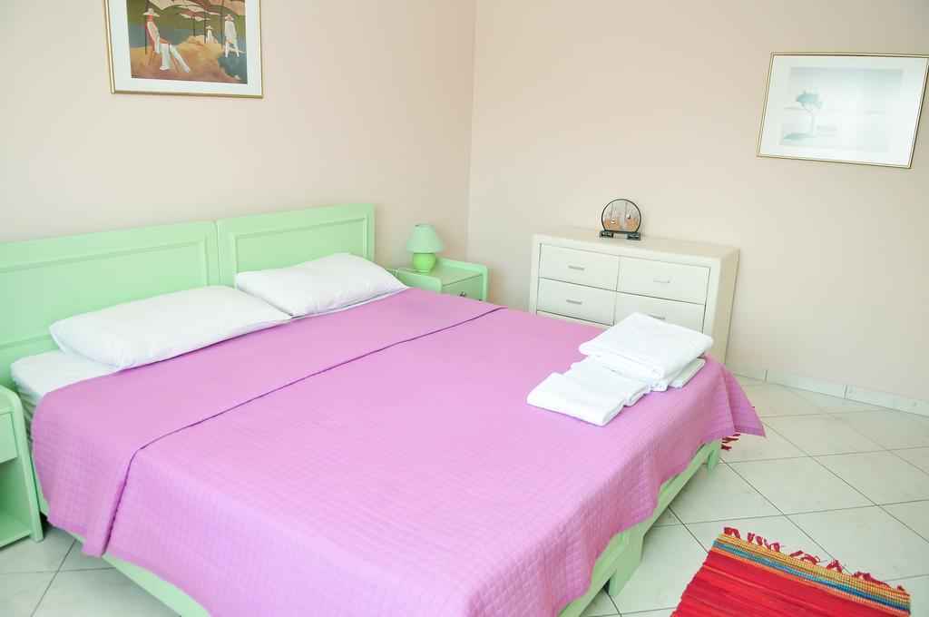 Guest House Mary Tirana Quarto foto